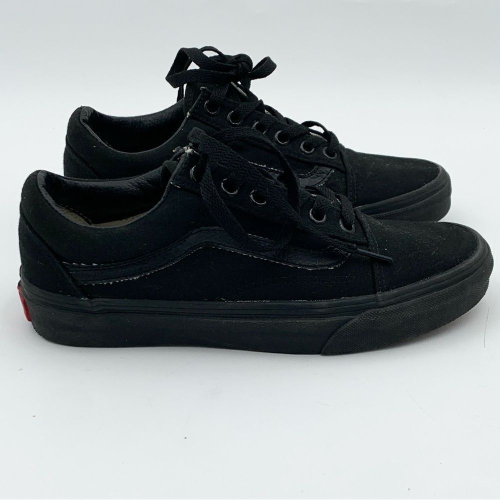 Vans Classic All-Black Low-Top Sneakers | Men’s Size 5 | Skate & Casual Shoes